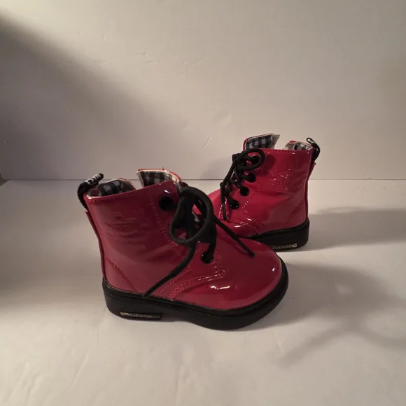 Kids Red Lace-Up Boots 6T - Picture 7 of 8